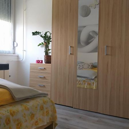 Simon Apartman Tiszafured Ngoại thất bức ảnh