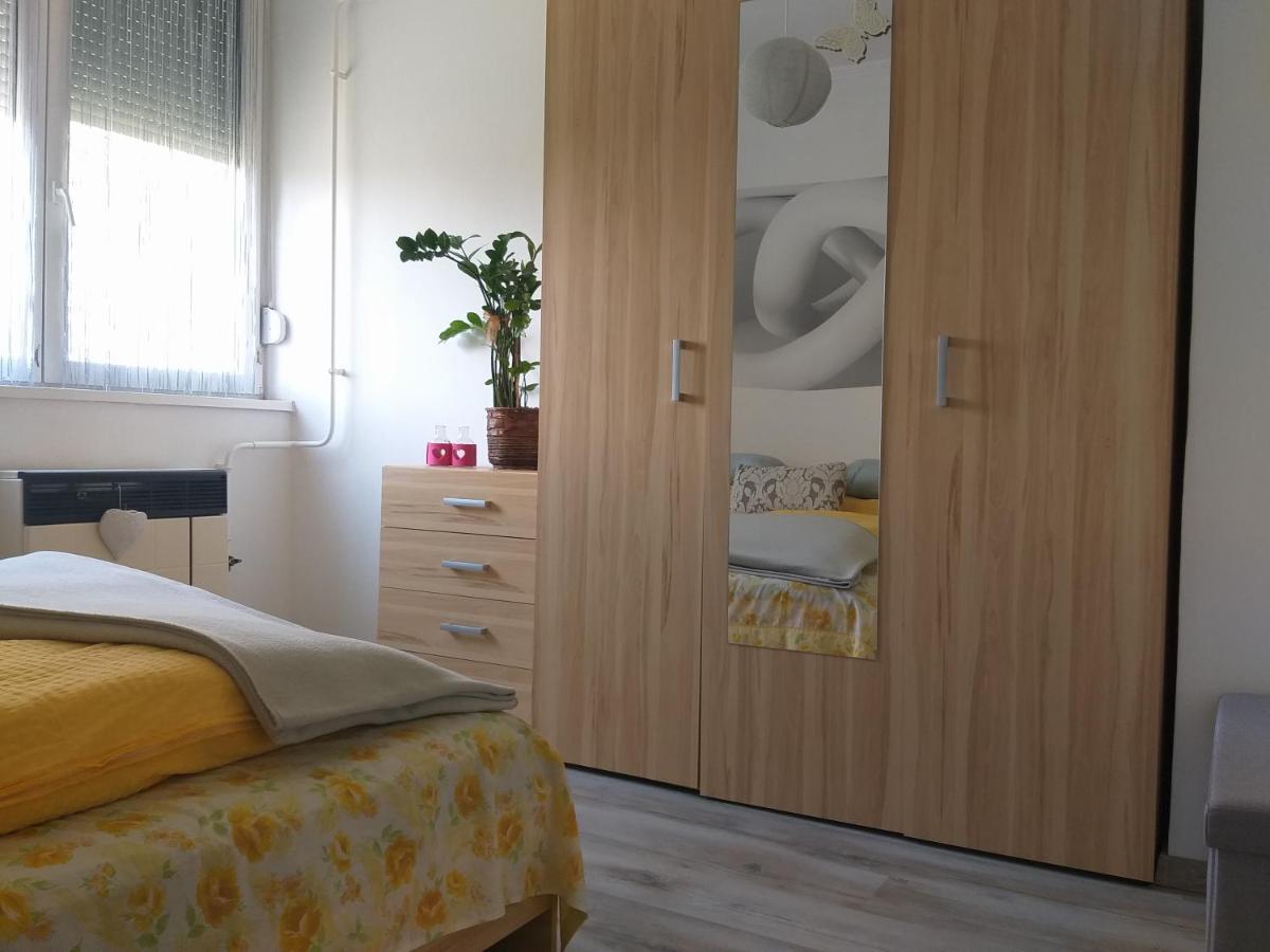 Simon Apartman Tiszafured Ngoại thất bức ảnh
